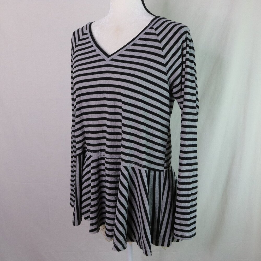 Entro | V Neck Striped Top Small